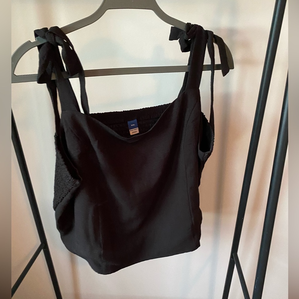 Black crop top